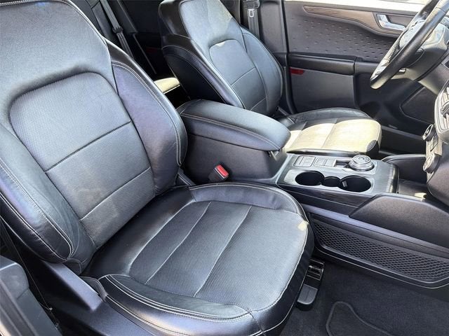 2020 Ford Escape Titanium Hybrid