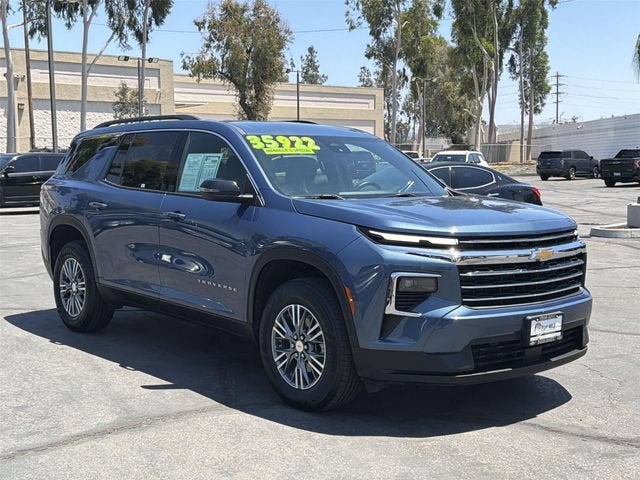 2025 Chevrolet Traverse LT