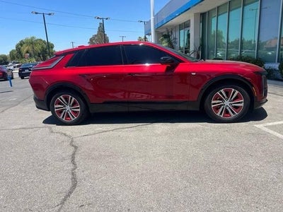 2024 Cadillac LYRIQ Luxury 2