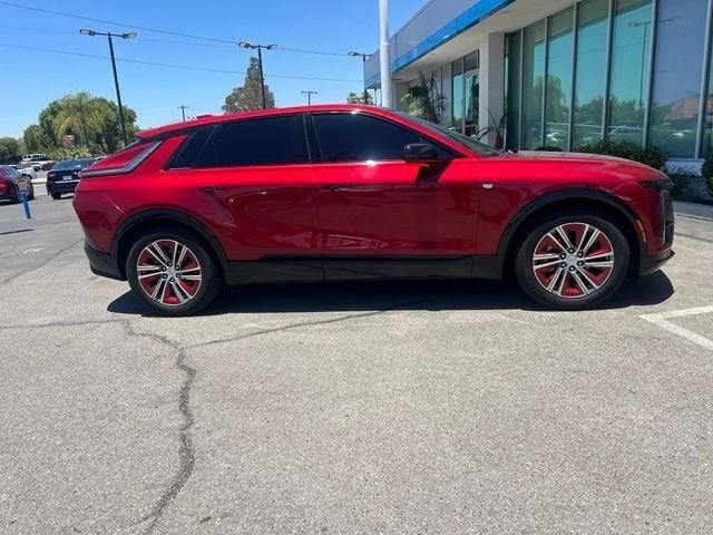2024 Cadillac LYRIQ Luxury 2