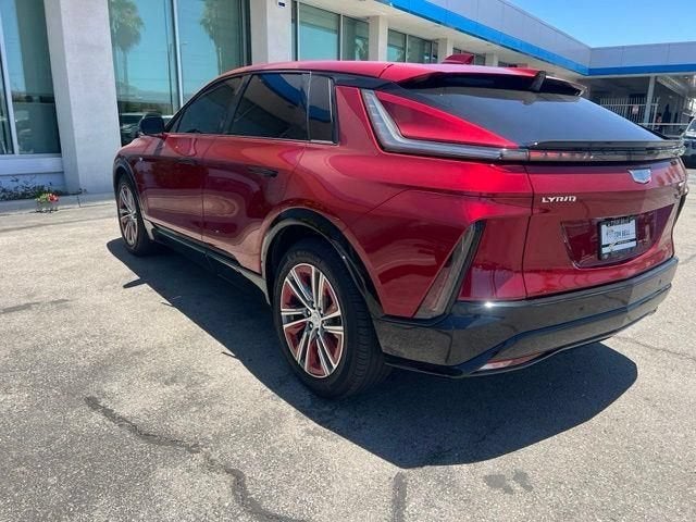 2024 Cadillac LYRIQ Luxury 2