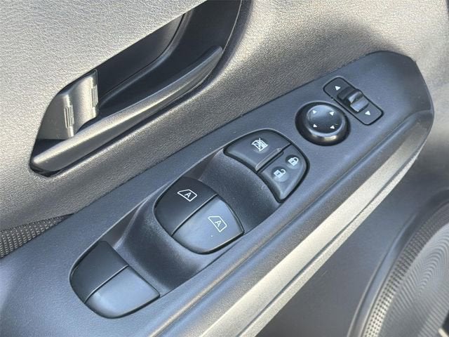 2023 Nissan Kicks S Xtronic CVT