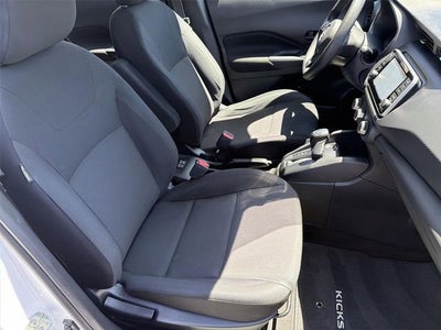 2023 Nissan Kicks S Xtronic CVT