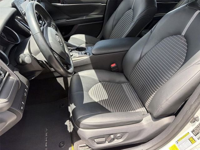 2024 Toyota Camry Hybrid SE