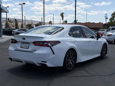 2024 Toyota Camry Hybrid SE