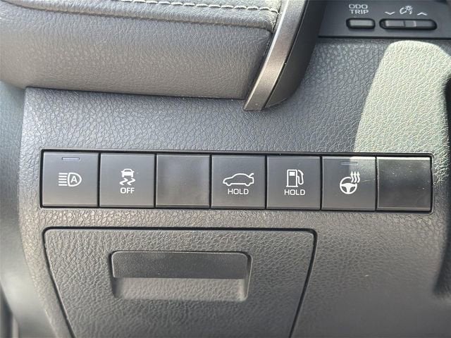 2024 Toyota Camry Hybrid SE