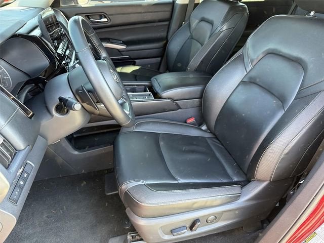 2023 Nissan Pathfinder SL FWD