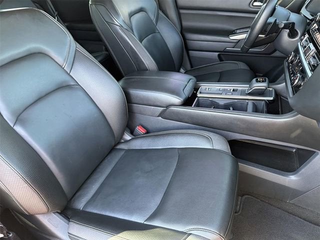 2023 Nissan Pathfinder SL FWD