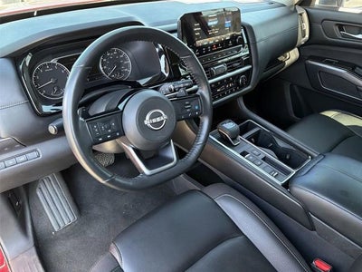 2023 Nissan Pathfinder SL FWD