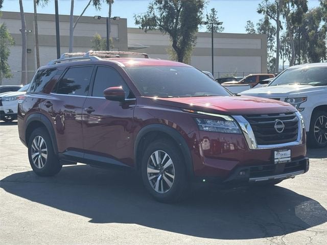 2023 Nissan Pathfinder SL FWD