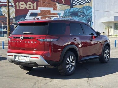 2023 Nissan Pathfinder SL FWD
