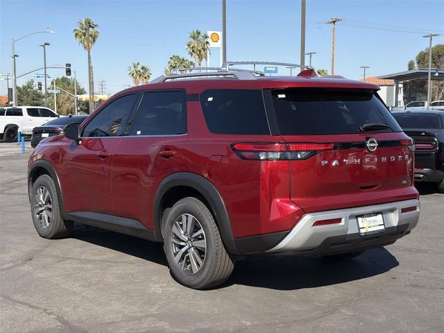 2023 Nissan Pathfinder SL FWD