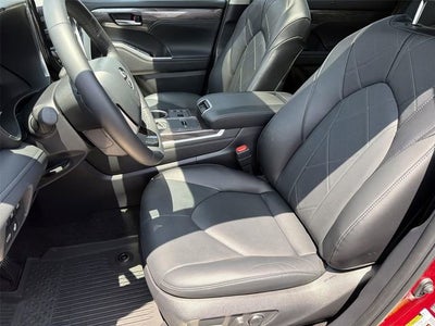2024 Toyota Highlander Hybrid Platinum