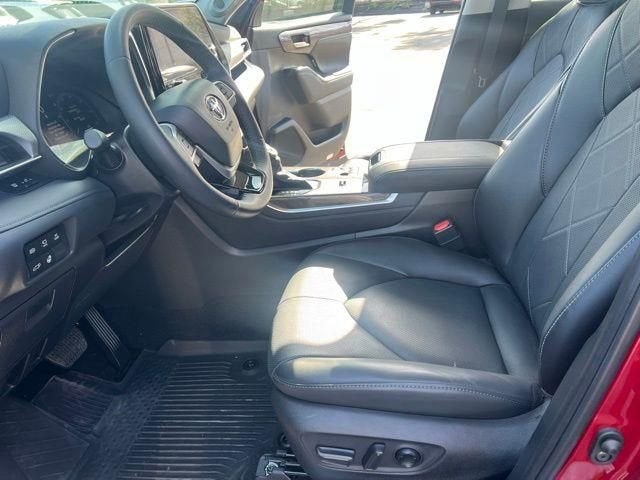 2024 Toyota Highlander Hybrid Platinum