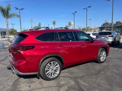 2024 Toyota Highlander Hybrid Platinum