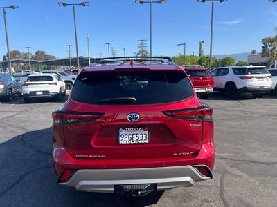 2024 Toyota Highlander Hybrid Platinum