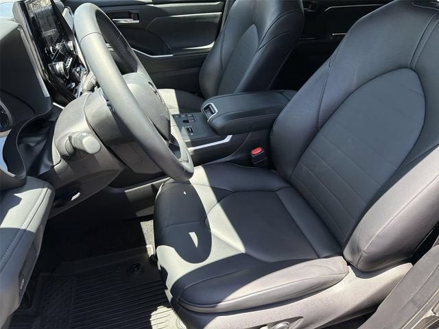 2025 Toyota Highlander Hybrid XLE