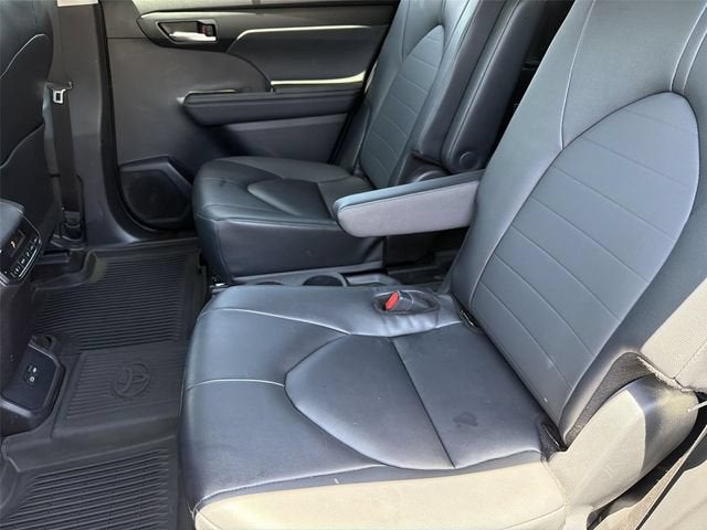 2025 Toyota Highlander Hybrid XLE
