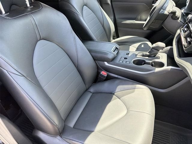 2025 Toyota Highlander Hybrid XLE