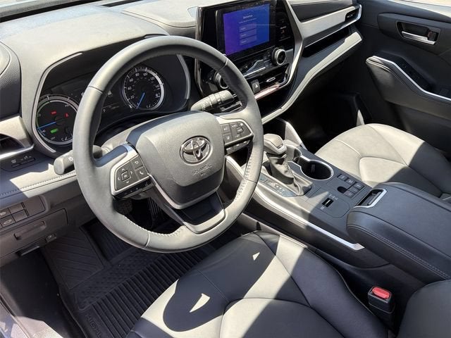 2025 Toyota Highlander Hybrid XLE