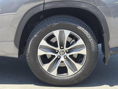 2025 Toyota Highlander Hybrid XLE