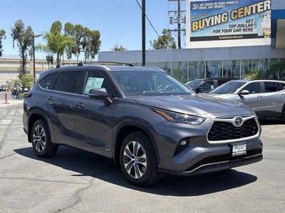 2025 Toyota Highlander Hybrid XLE