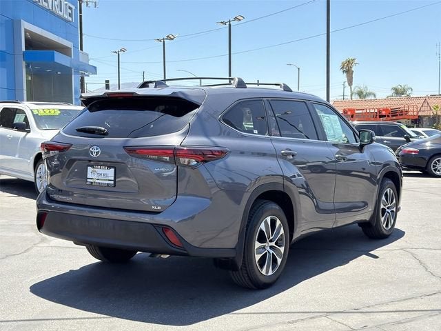 2025 Toyota Highlander Hybrid XLE