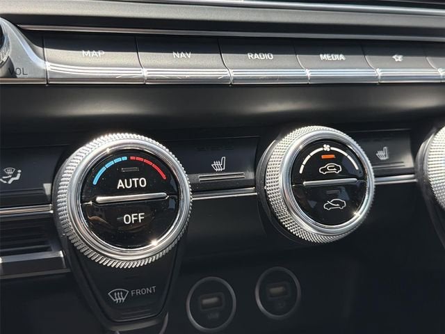 2023 Genesis G70 2.0T RWD