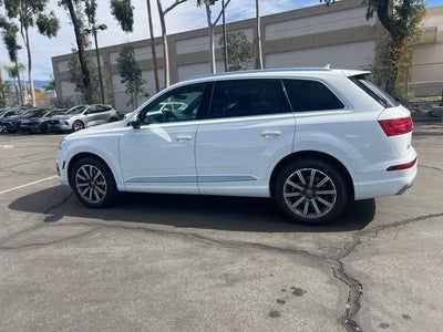 2019 Audi Q7 45 SE Premium